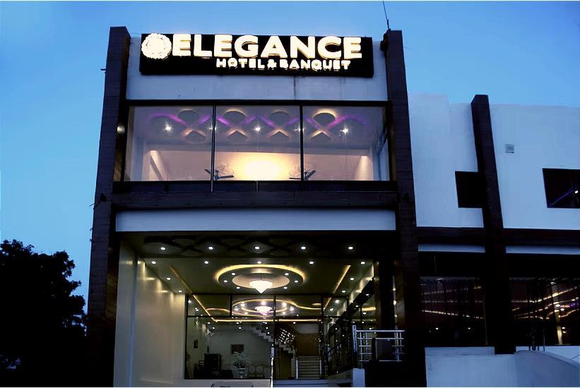 Elegance Hotel And Banquet Ayodhya Exteriér fotografie