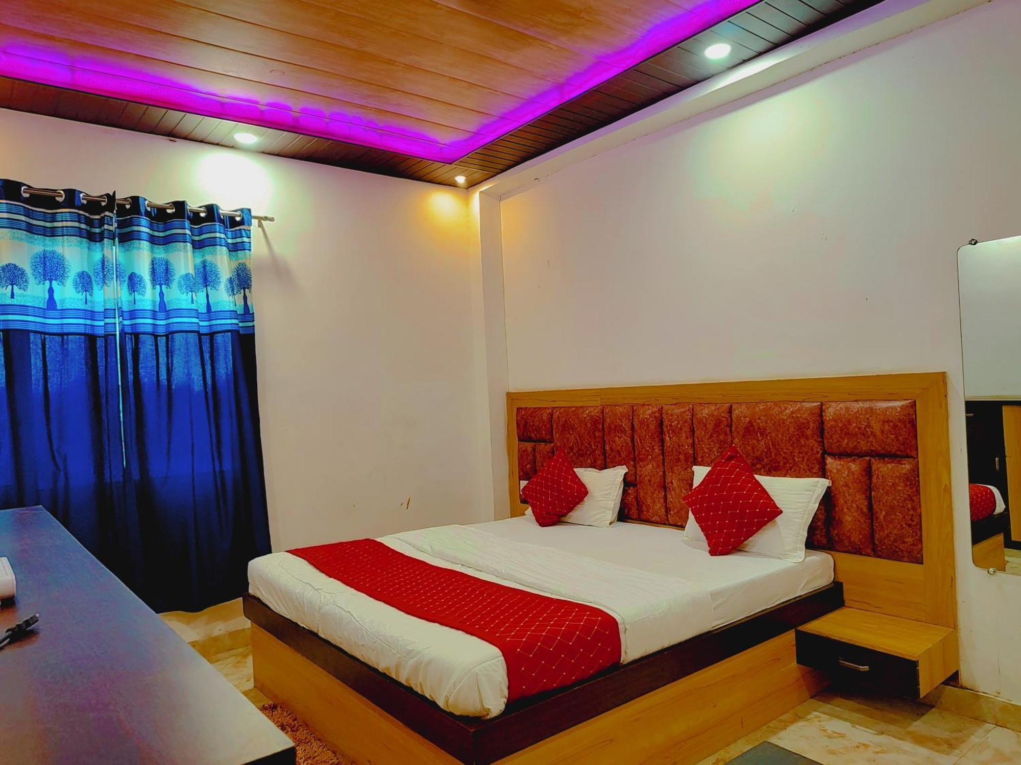 Elegance Hotel And Banquet Ayodhya Exteriér fotografie