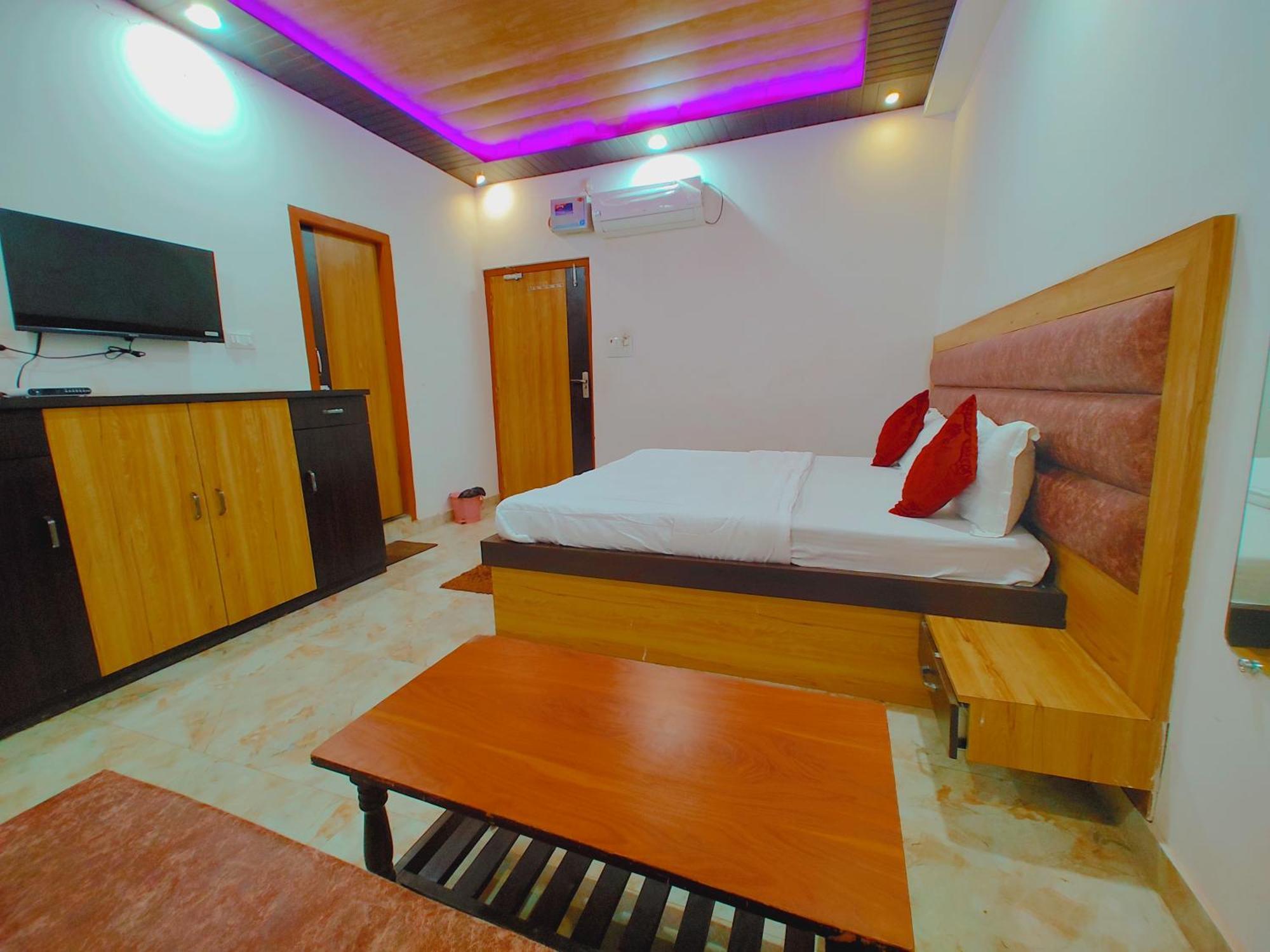Elegance Hotel And Banquet Ayodhya Exteriér fotografie