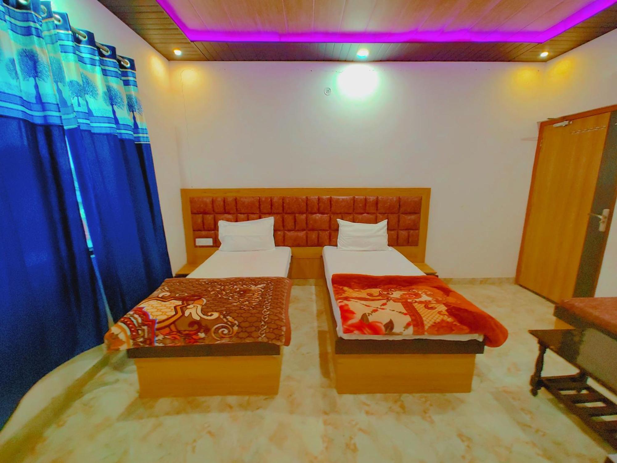 Elegance Hotel And Banquet Ayodhya Exteriér fotografie