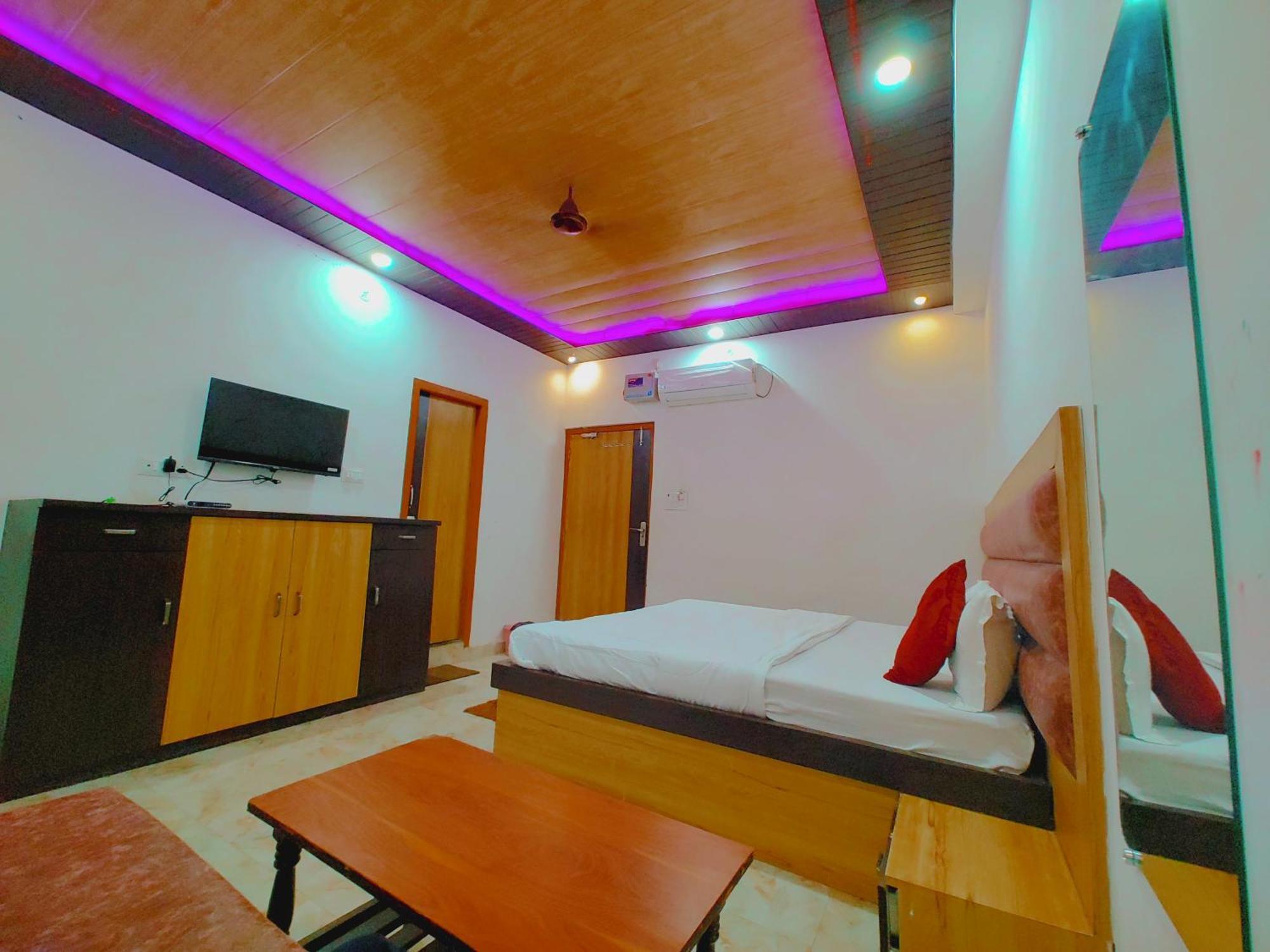 Elegance Hotel And Banquet Ayodhya Exteriér fotografie