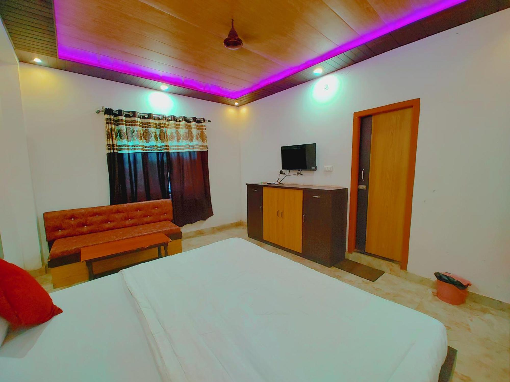 Elegance Hotel And Banquet Ayodhya Exteriér fotografie